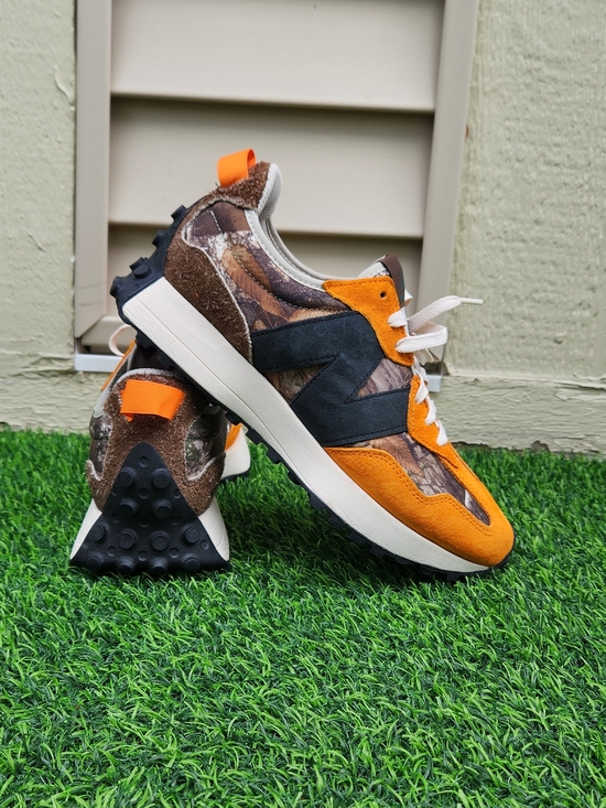 New Balance Other - New Balance 327 Atmos Realtree Men's Size 9 Orange Camo Suede Sneakers MS327ART